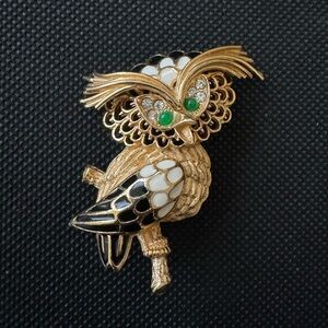 Vintage FLORENZA GOLD TONE ENAMEL OWL BROOCH from 1960s